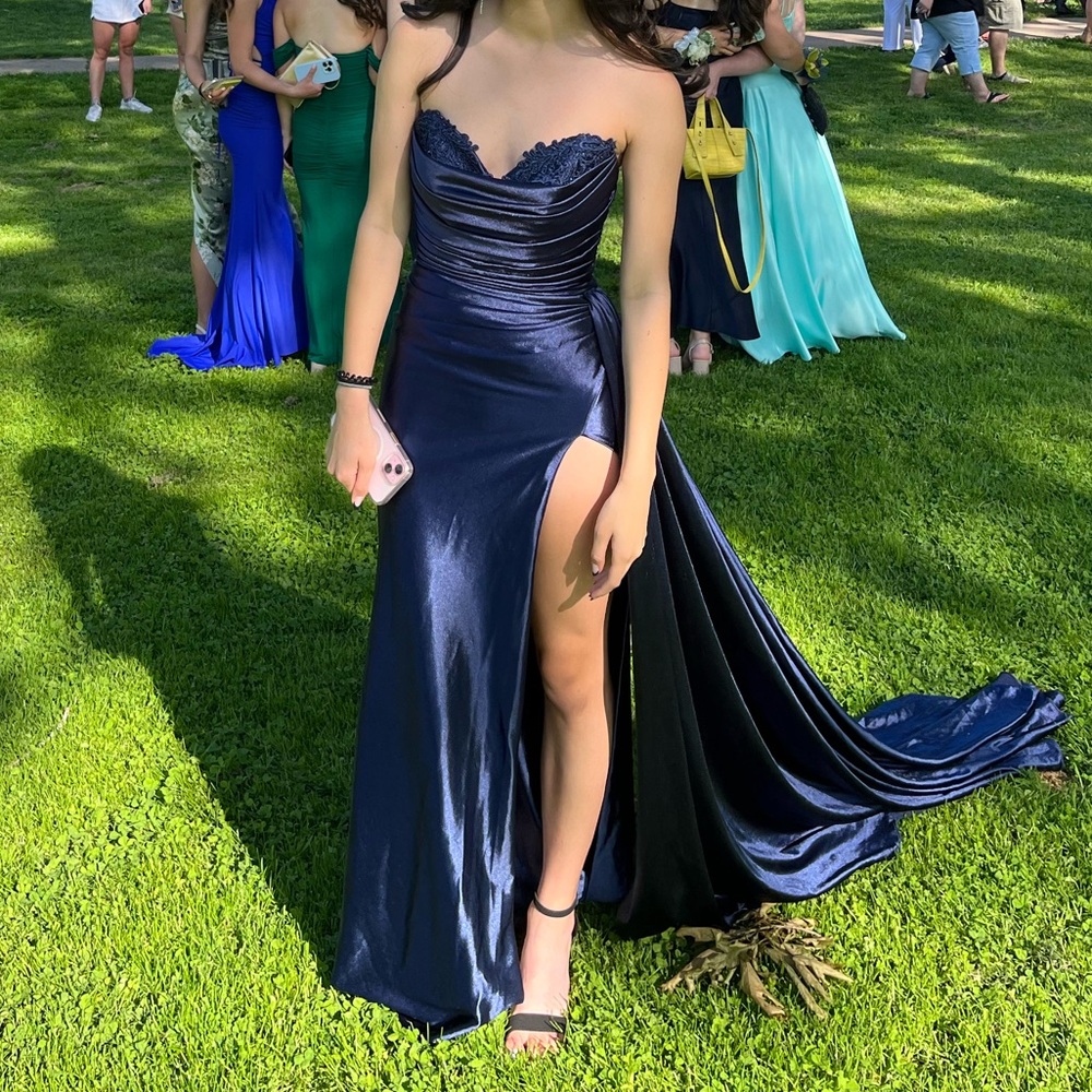 Sherri Hill 55230 Navy Strapless Prom Dress Size 00 - Picture 3 of 7